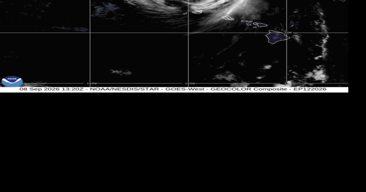 Hawaii's western islands hit by fierce winds and heavy rain from Hurricane Lowell
