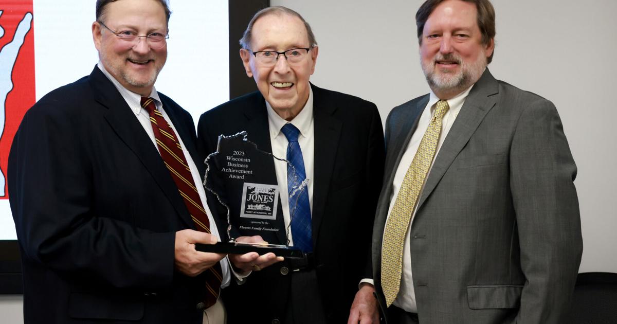Jones Dairy Farm receives Wisconsin Business Achievement Award | Fort Atkinson