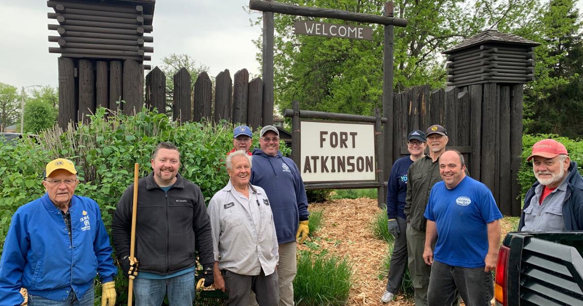 Lions members help keep Fort Atkinson beautiful | Around Town