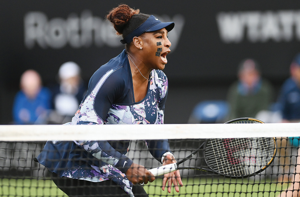 Serena Williams showcases championship instincts in her winning return