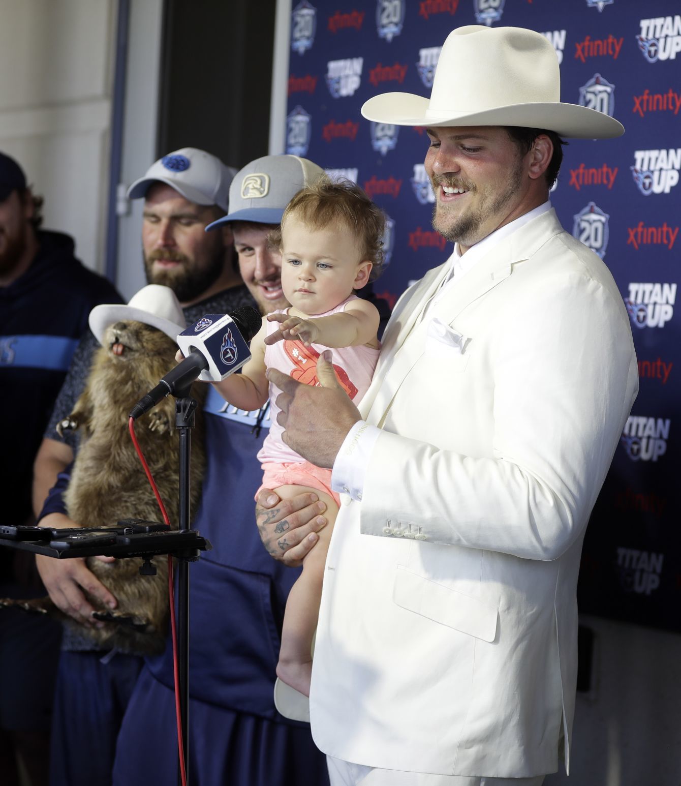taylor lewan hat