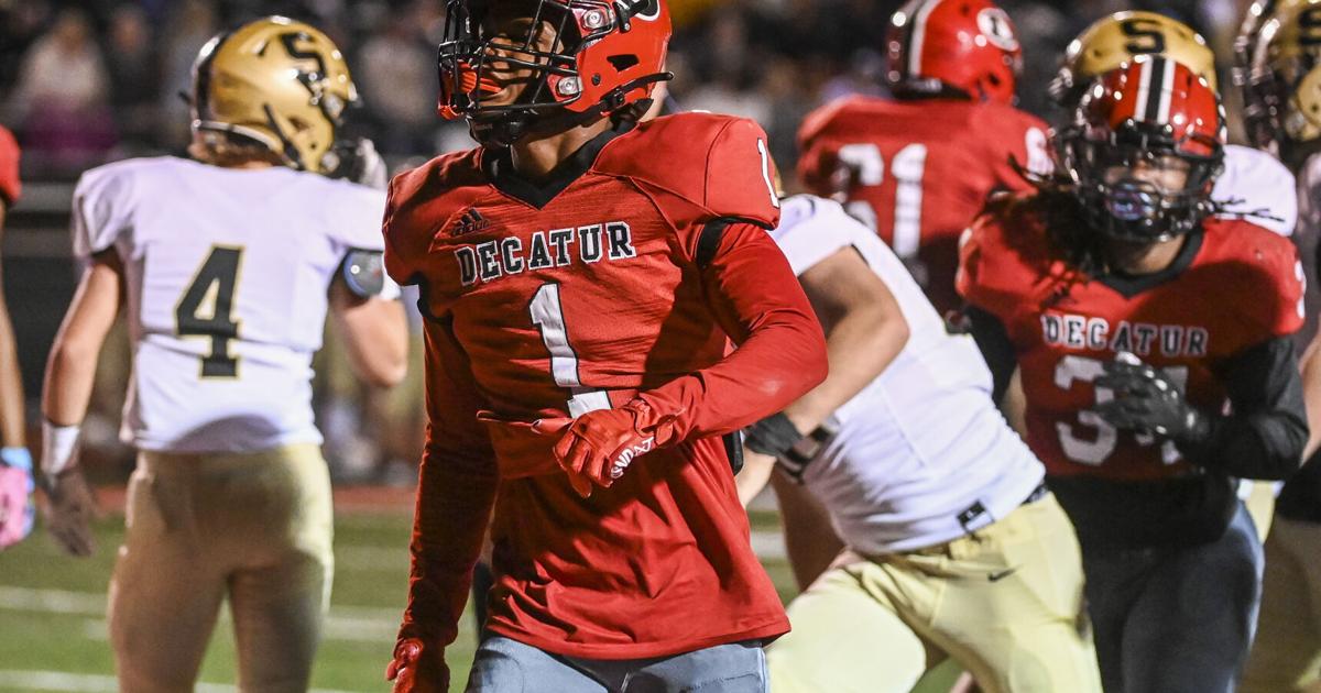 DecaturDaily.com - Toto’s toe gives Decatur a victory with kick in final 2 minutes image