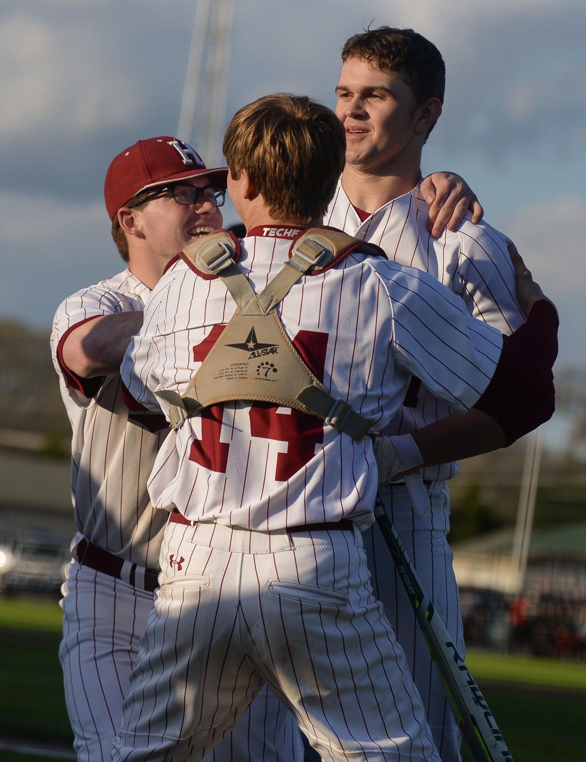 Hartselle vs. Decatur in Baseball Gallery