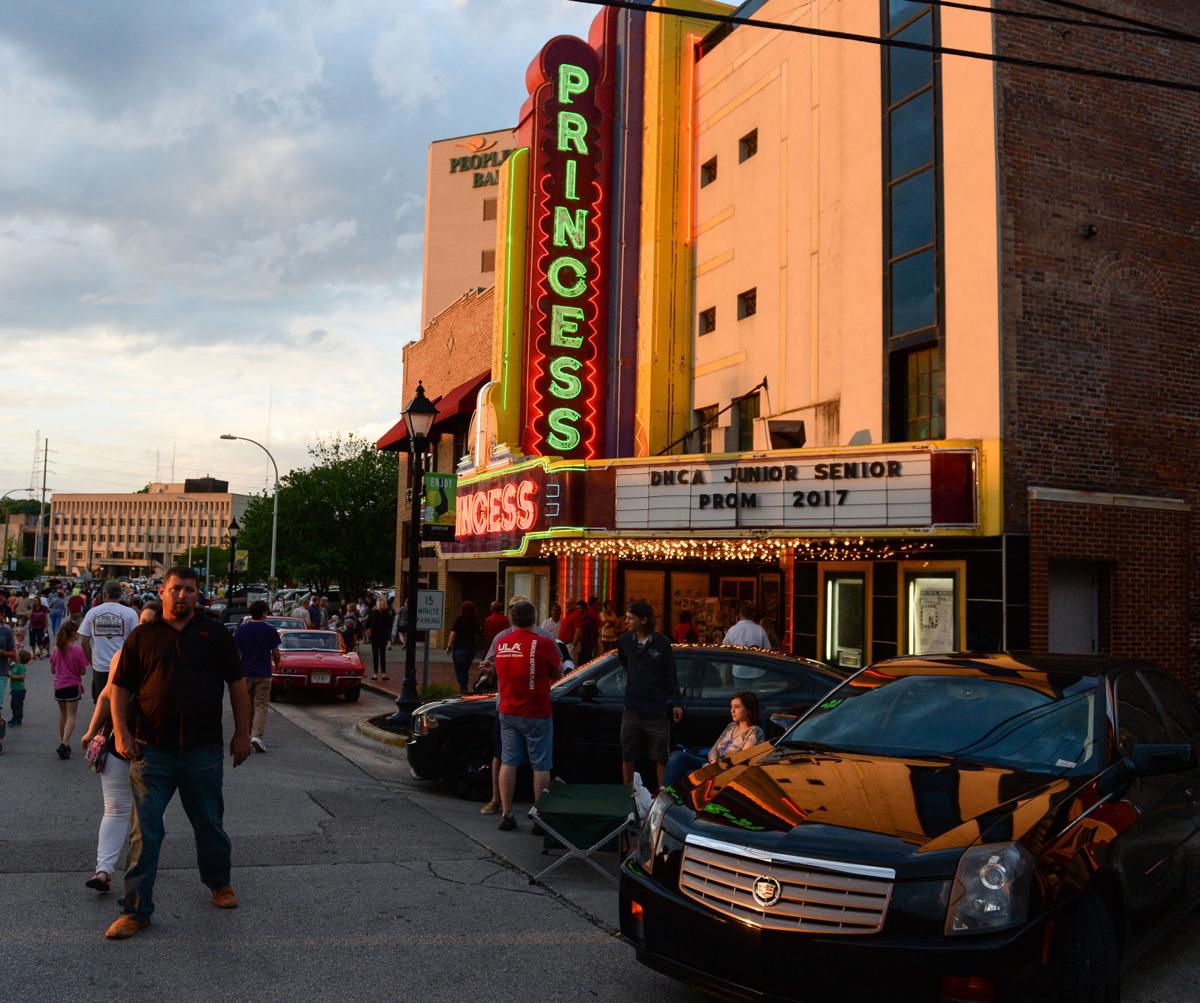 7 Things to Do Entertainment