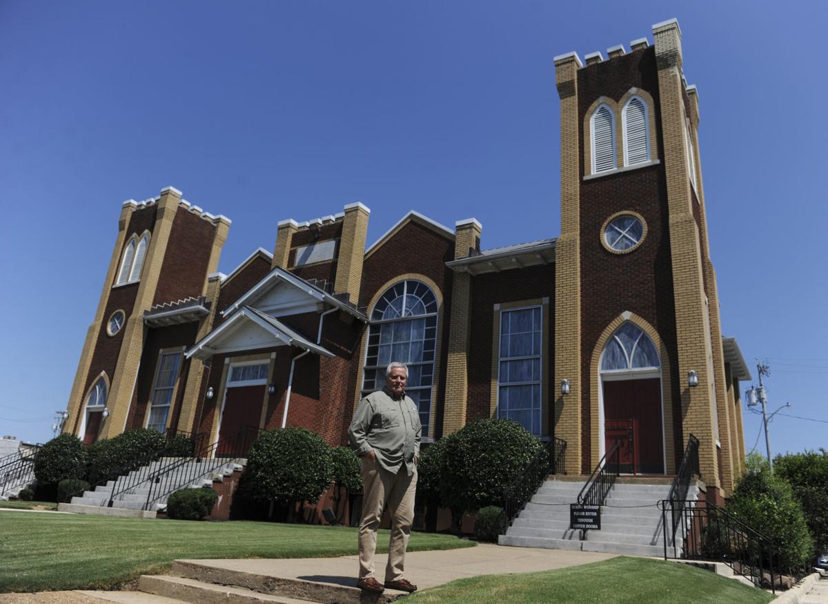 Grant Street Church of Christ congregation says goodbye today Decatur
