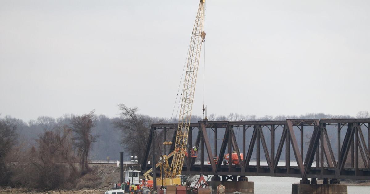 Decatur Bridge Iowa Decatur railroad bridge repairs underway, disrupting freight service ...