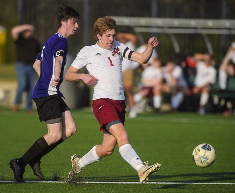 DecaturDaily.com - Zanda leads Hartselle to victory over Danville image