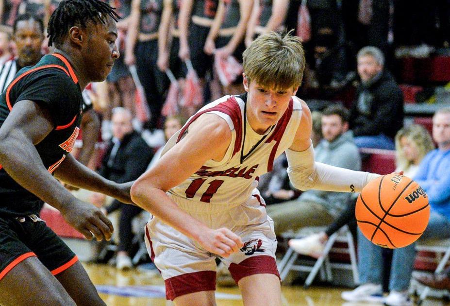 DecaturDaily.com - Prep notebook: Hartselle faces showdown with Pinson Valley image