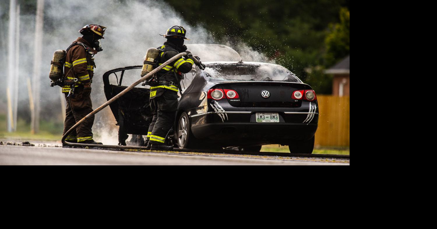 Firefighters extinguish car fire | News | decaturdaily.com