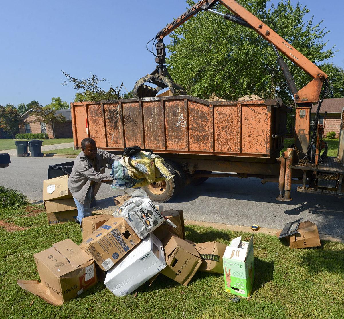 Mayor says he will privatizing garbage service News