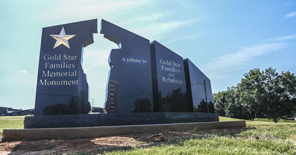 Decatur Monuments Monument honoring families of those who died in military installed at ...