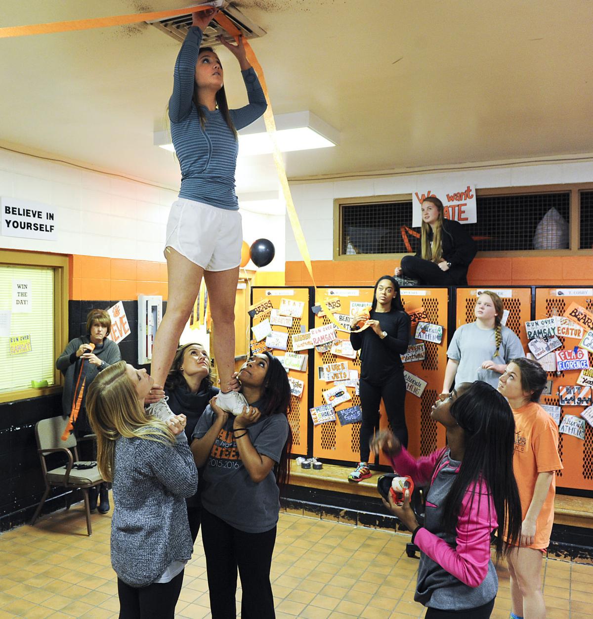 Austin High Locker Room Decoration News Decaturdaily Com