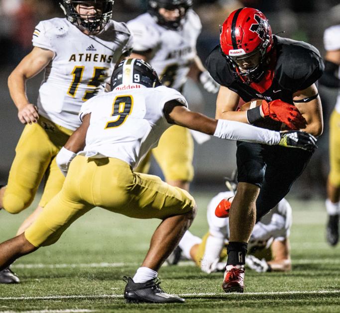 DecaturDaily.com - Muscle Shoals beats Athens on last-second field goal, 31-29 image