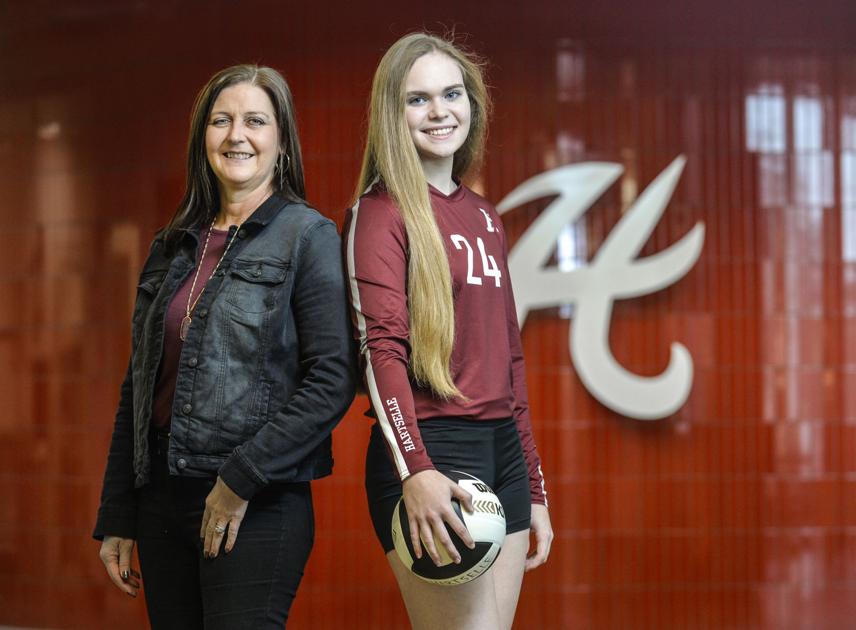 DecaturDaily.com - Hartselle's Cartee, Lybarger bring home player/coach of the year honors image
