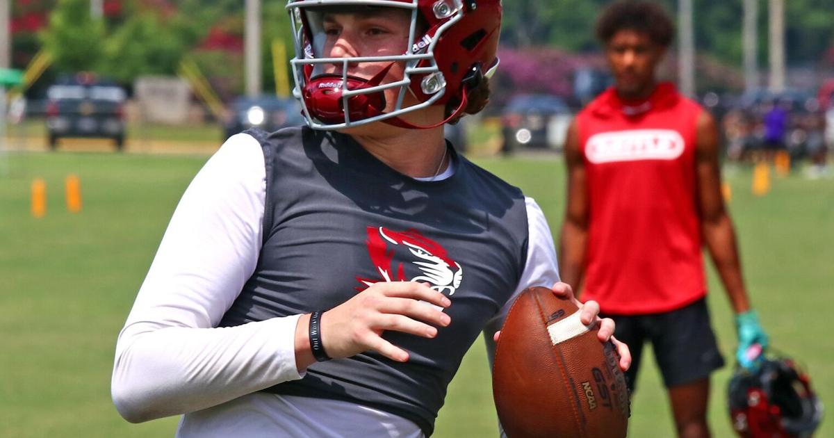 DecaturDaily.com - Jack Smith takes over as Hartselle’s quarterback image