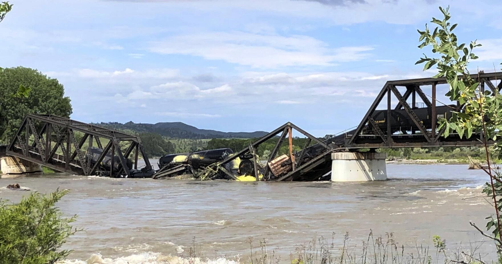 Water being tested where freight train carrying hazardous material plunged into Yellowstone River - Vimarsana News