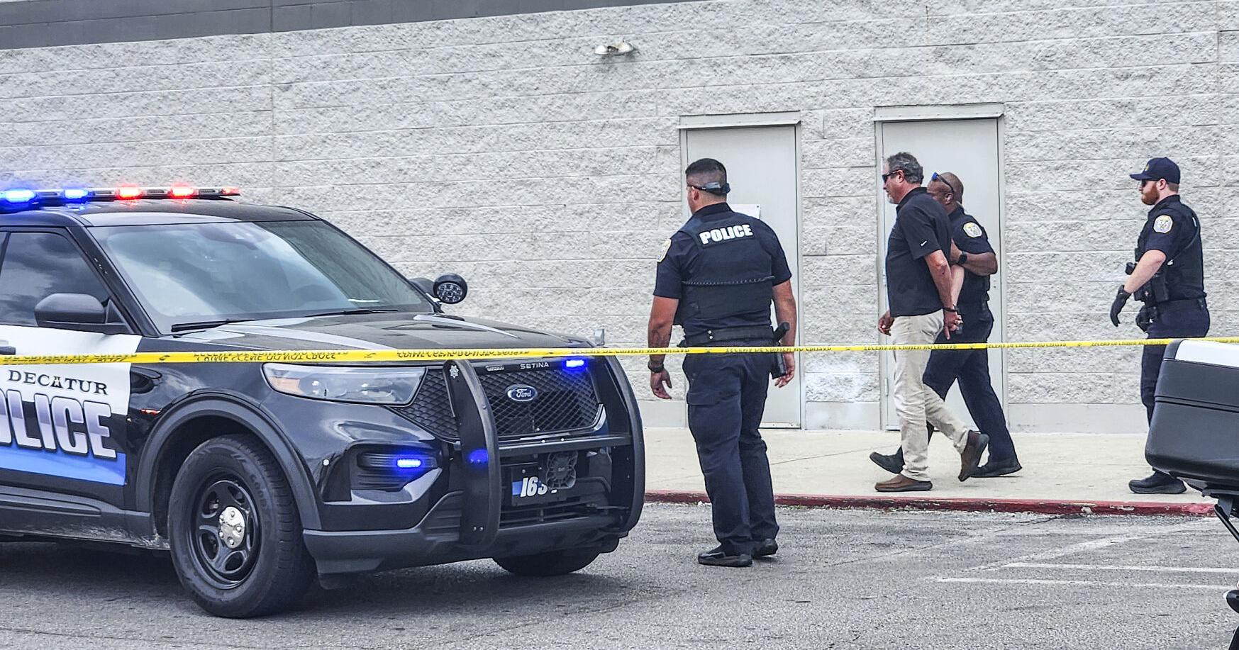 Police: Man shoots into occupied car at Spring Avenue Walmart - Vimarsana News
