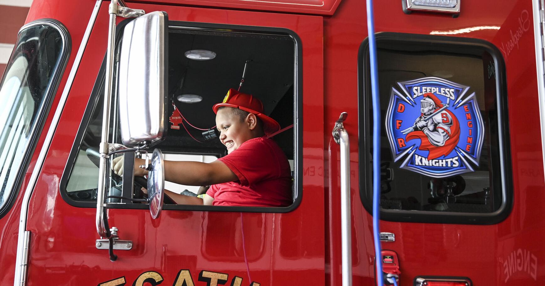 Students in Decatur's special needs program visit Fire Station 5 - Vimarsana News