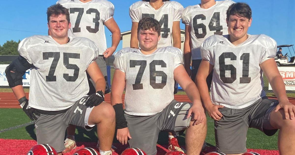 Raider Romp Decatur Michigan Decatur Red Raiders find success with an undersized offensive line ...