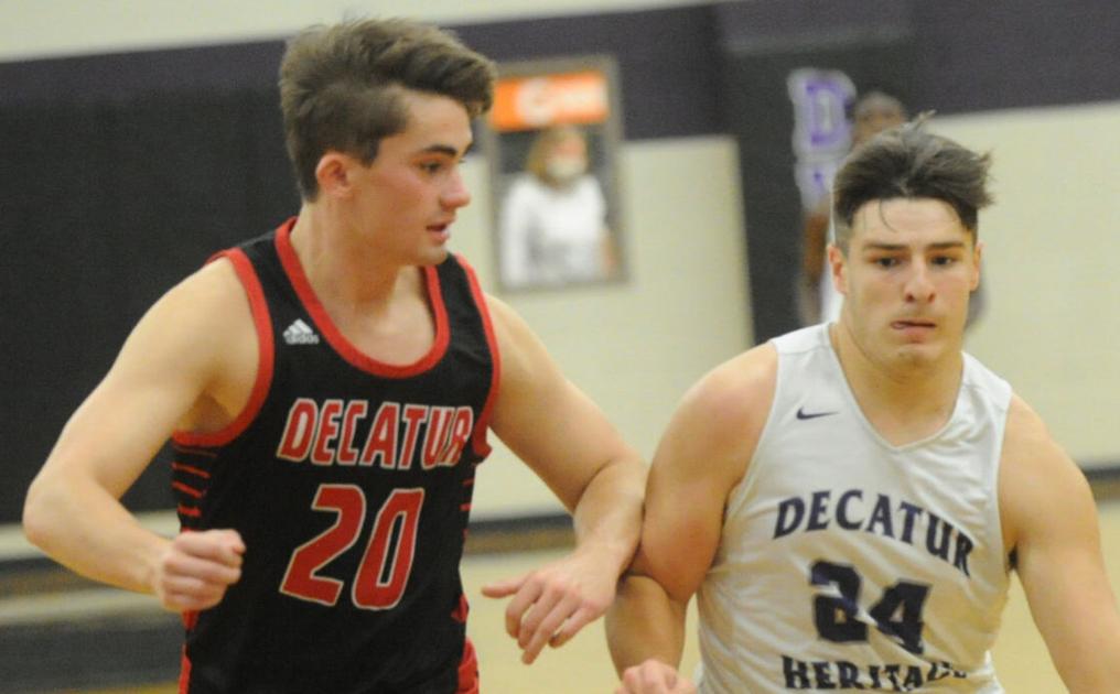 DecaturDaily.com - Kyle’s last second 3 lifts Decatur Heritage over Decatur image