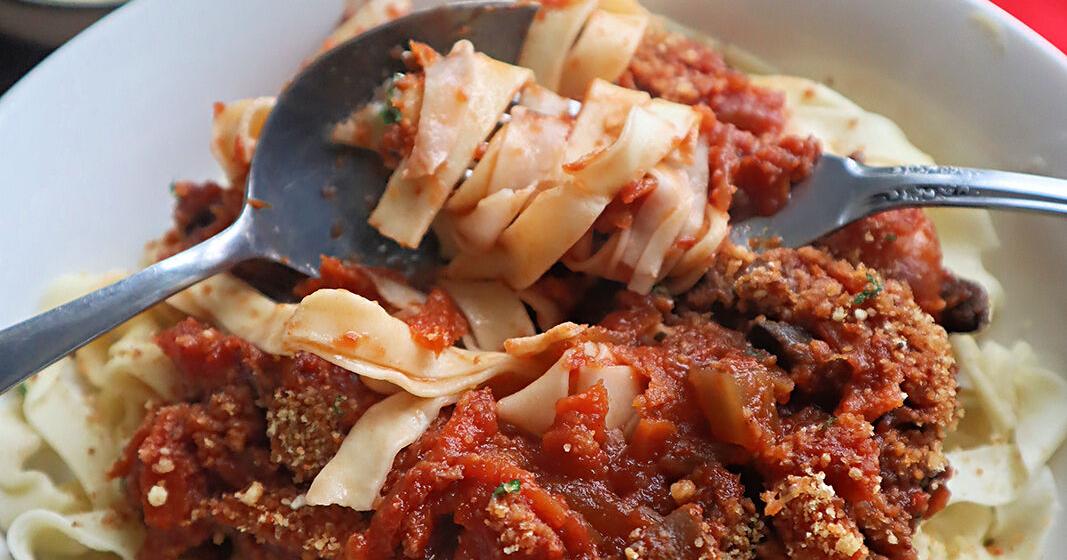 Pasta al sugo finto offers tasty alternative to meat sauce | Food ...