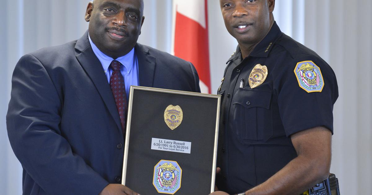 Four Decatur Police Officers Retire | News | decaturdaily.com