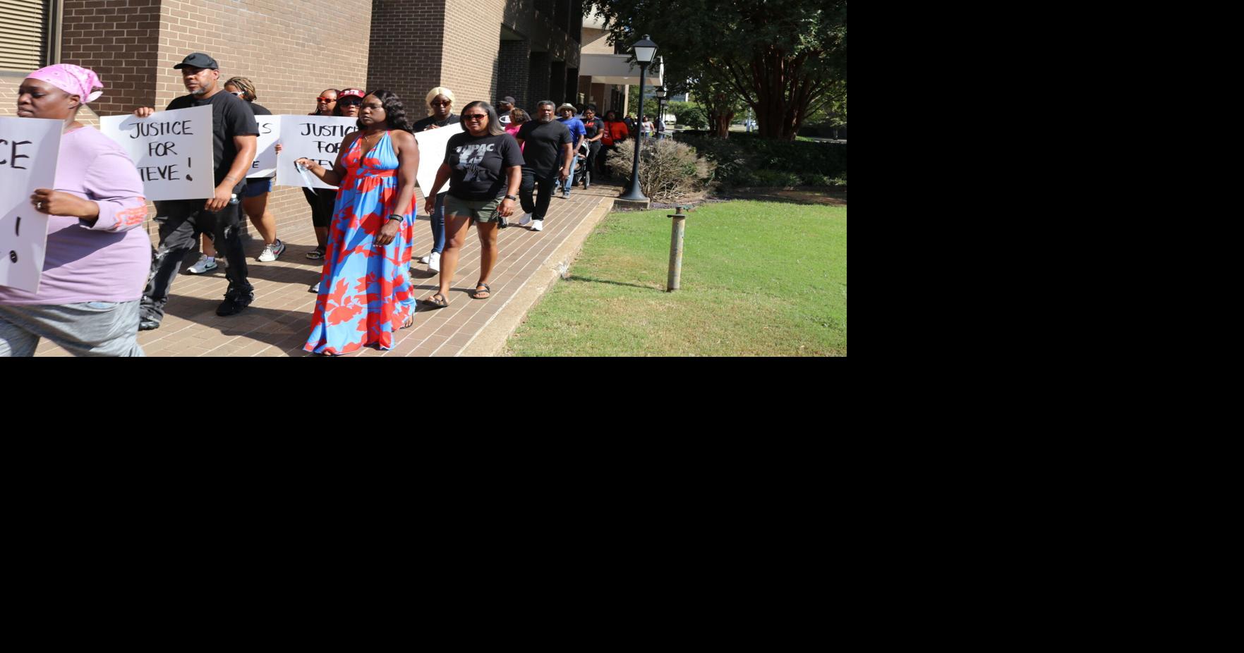 About 100 protest Decatur police killing of Stephen Perkins | Decatur ...