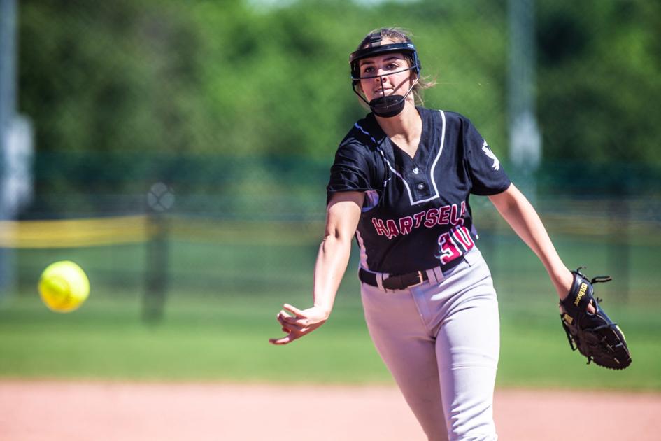 DecaturDaily.com - Hartselle knocks off Athens, 7-5 image