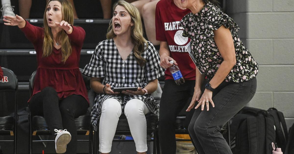 DecaturDaily.com - Volleyball: Hartselle continues its winning ways image