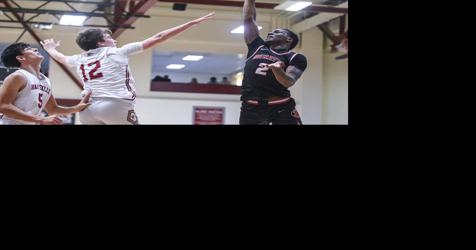 Decatur seniors lead the way for big win over Hartselle | High School ...