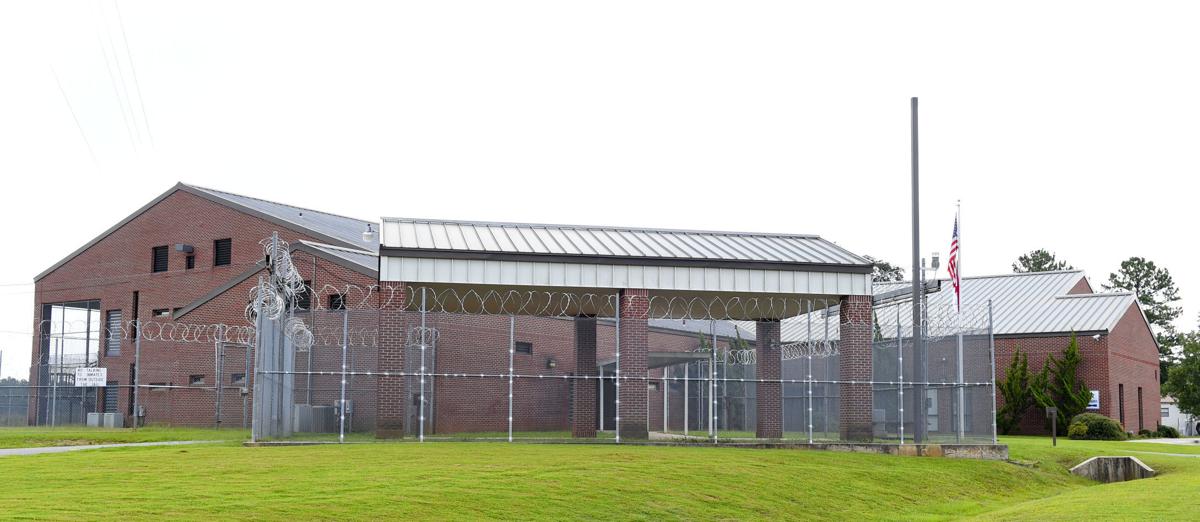Lawrence sheriff defends budget, sends warning about jail Lawrence