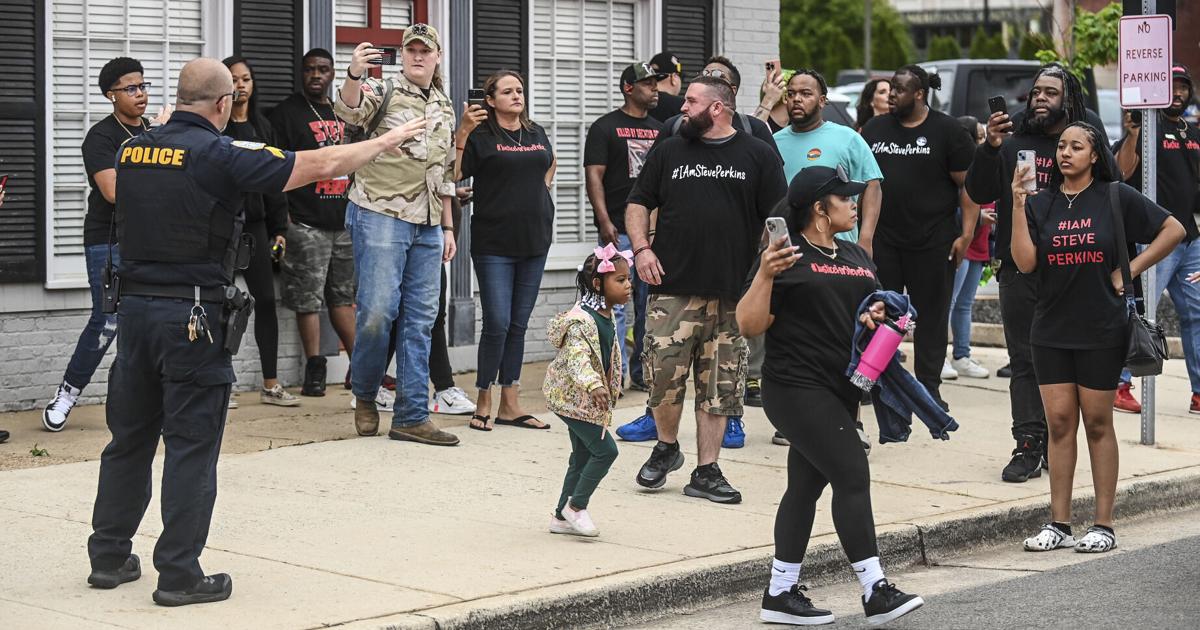 Mayor responds to 3rd Friday chaos, protesters file complaints ...