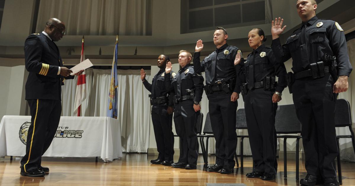 New officers join Decatur police in pinning ceremony | Decatur ...