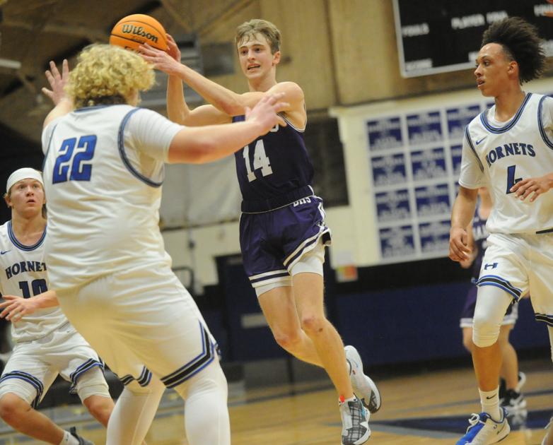DecaturDaily.com - Danville gets huge road win over Hatton to close regular season image