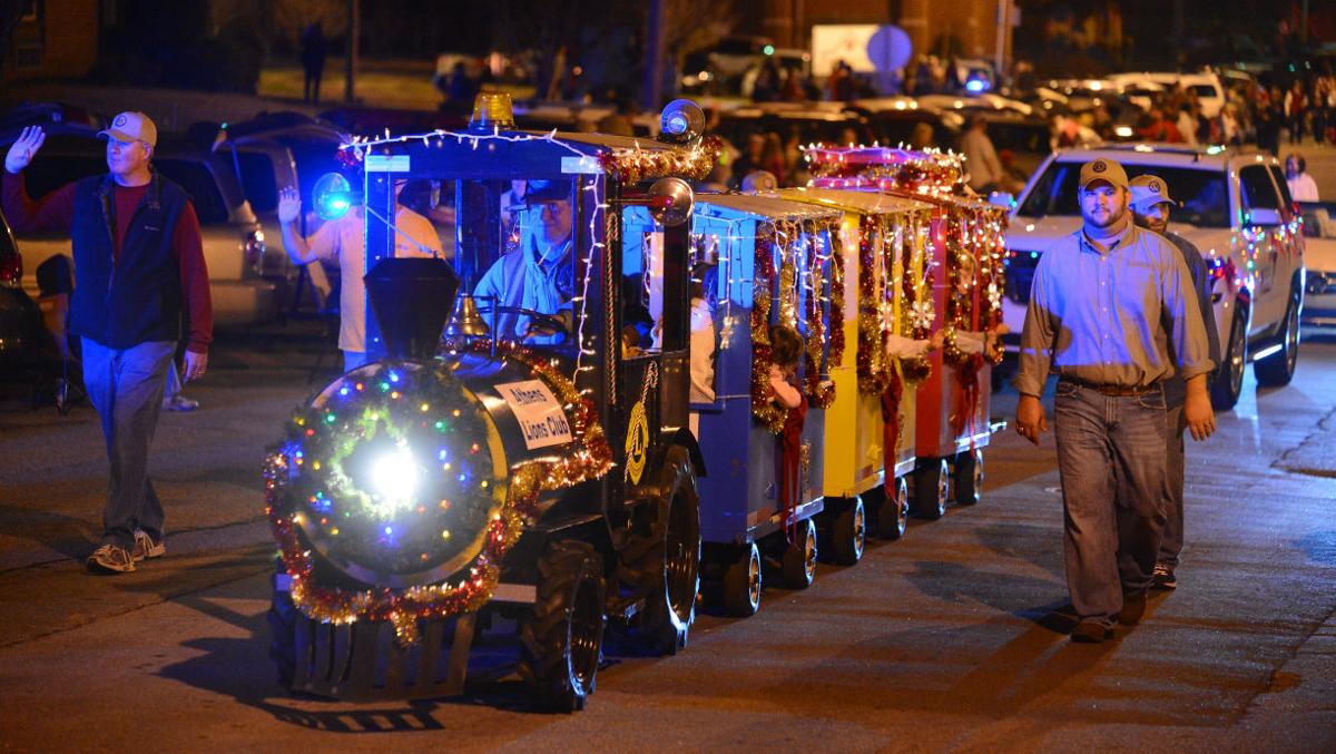 Athens Ga Christmas Parade 2022 Reliance Bank Christmas Parade In Athens Gallery