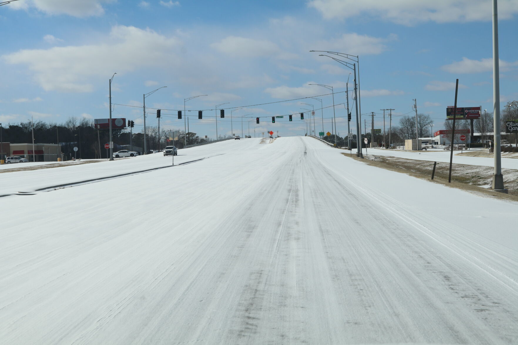 North Alabama remains iced over as wind chill drops below zero