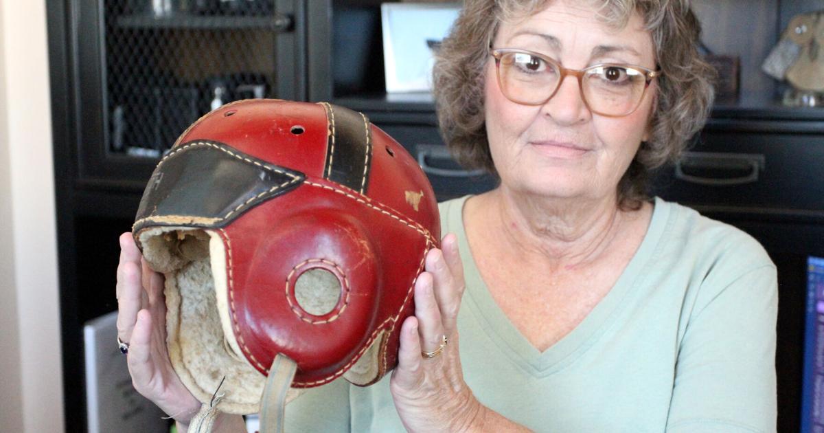 Decatur Daily - Rare sports items returned to Lawrence County image