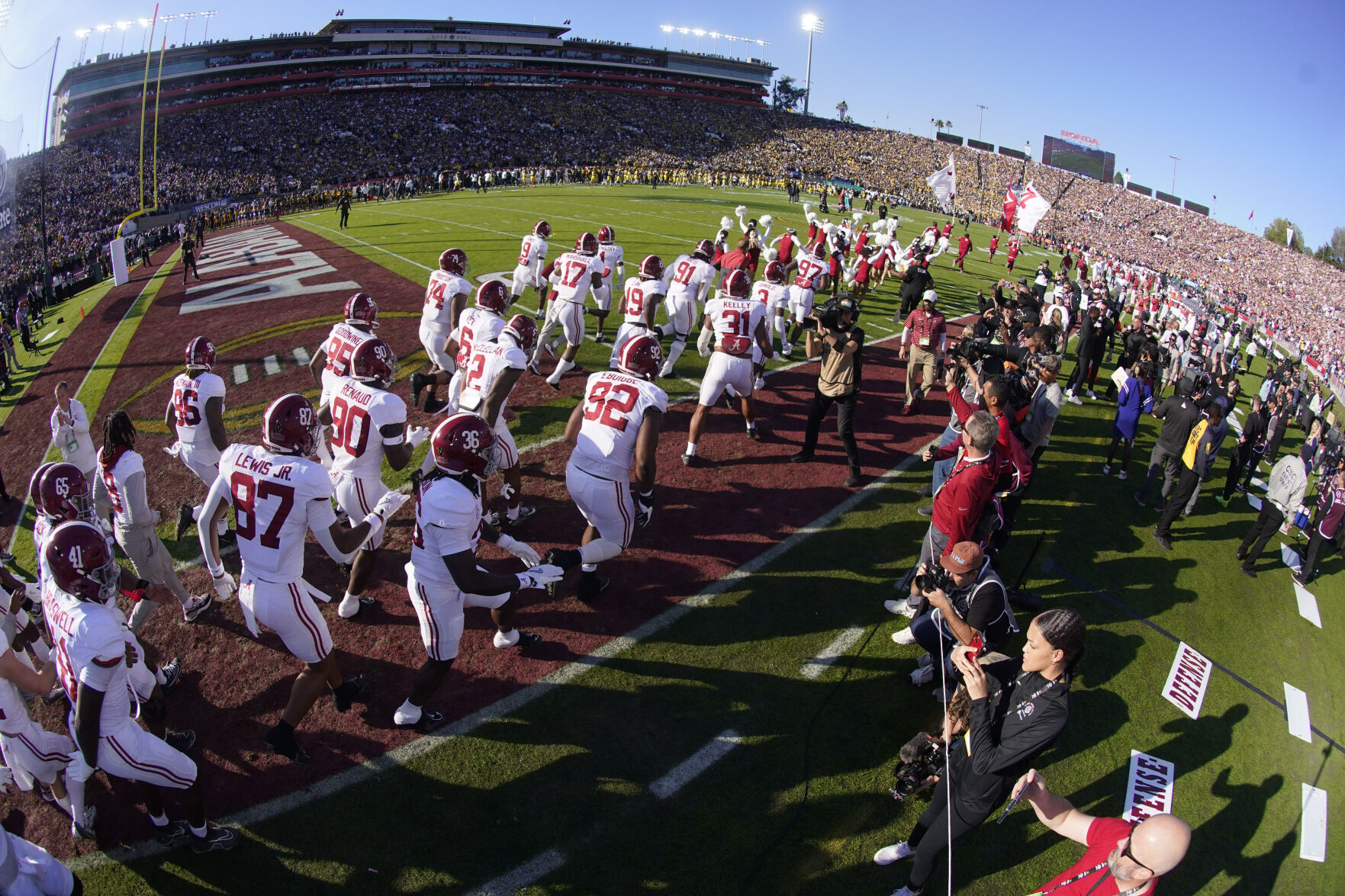 College Football: Alabama Vs. Michigan | Gallery | Decaturdaily.com