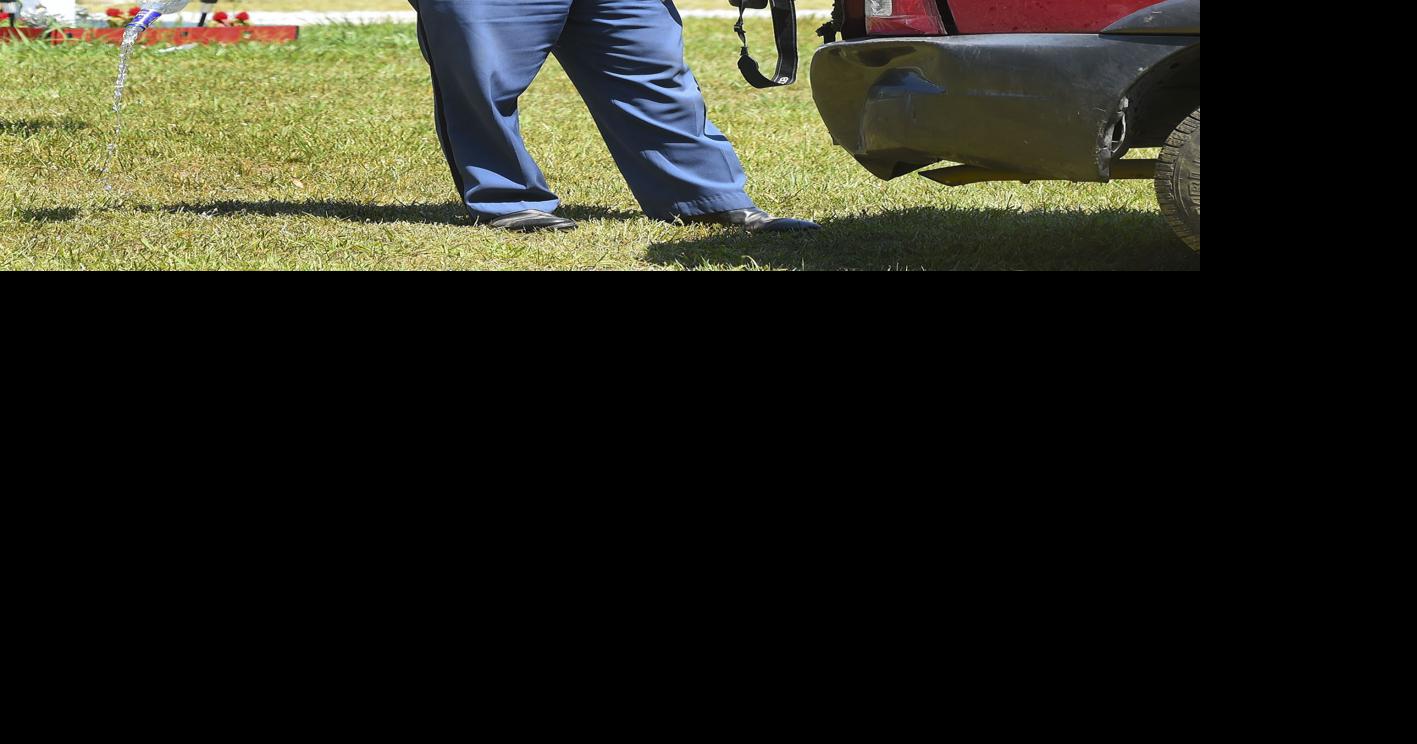 2 injured in wreck near Priceville County