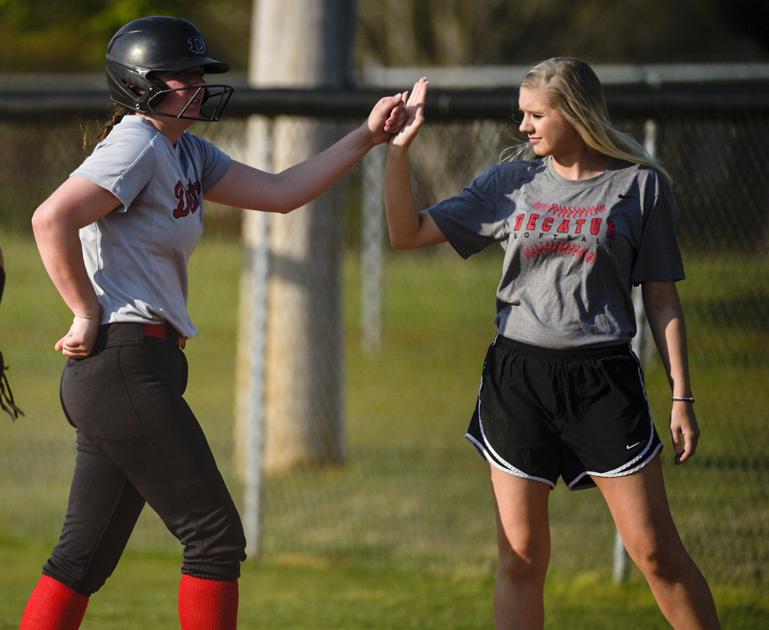 DecaturDaily.com - Prep Roundup: Hilleary's perfect game puts Austin past Florence image