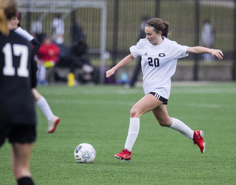 DecaturDaily.com - Decatur teammates lead All-State soccer group image