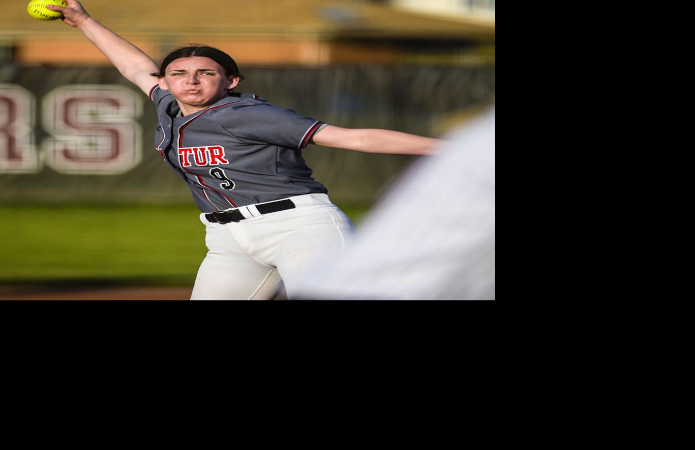 DecaturDaily.com - Madison Murphy leads Decatur to a successful start image