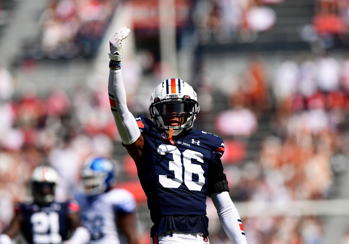 Auburn S Simpson Shows He S Capable In First Start Auburn Sports Decaturdaily Com