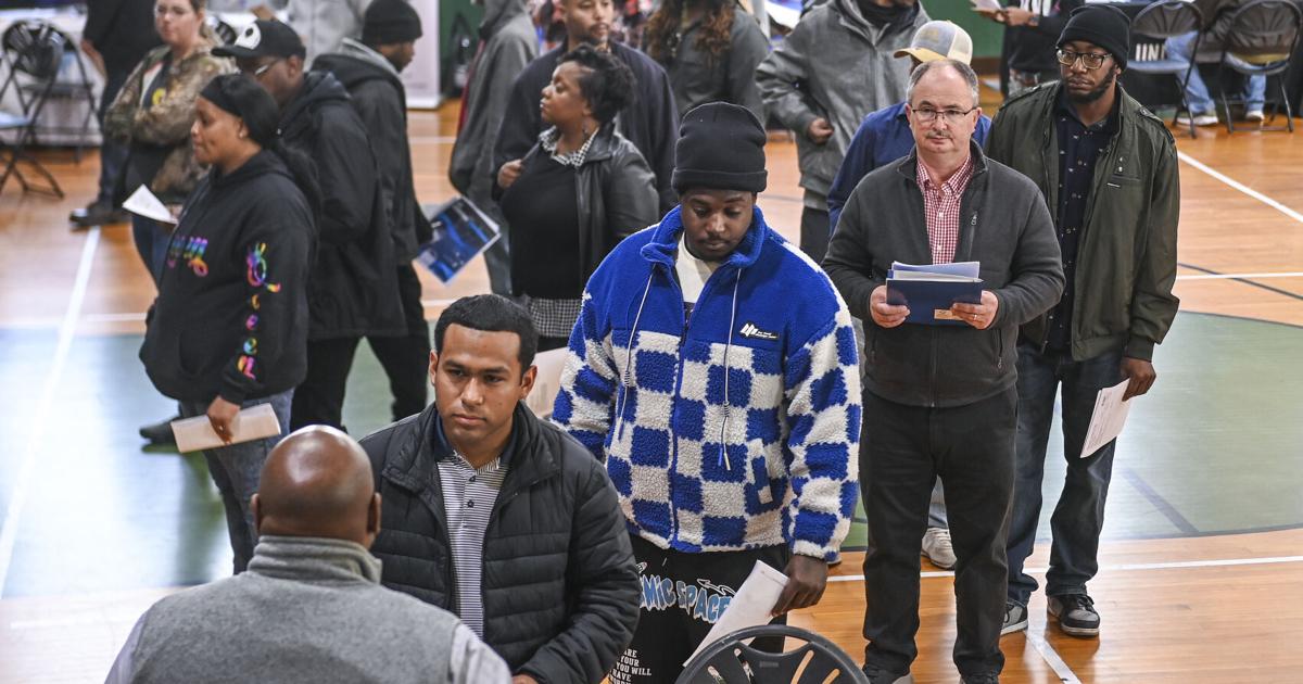 Local hiring event fills Fort Decatur with job seekers | Decatur ...