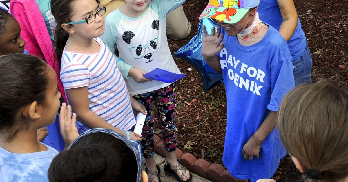 Chestnut Grove Elementary School Students Visit Classmate Phoenix