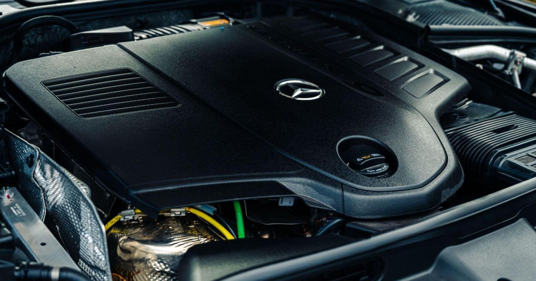 Двигатель Mercedes OM646 остается надежным выбором для владельцев дизелей благодаря простоте конструкции и доступности запчастей