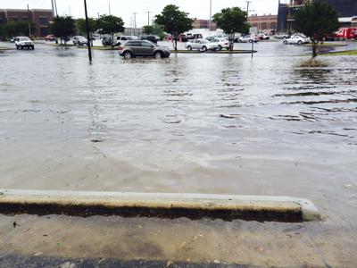 Downtown experiences flash flooding | Local News | decaturdaily.com