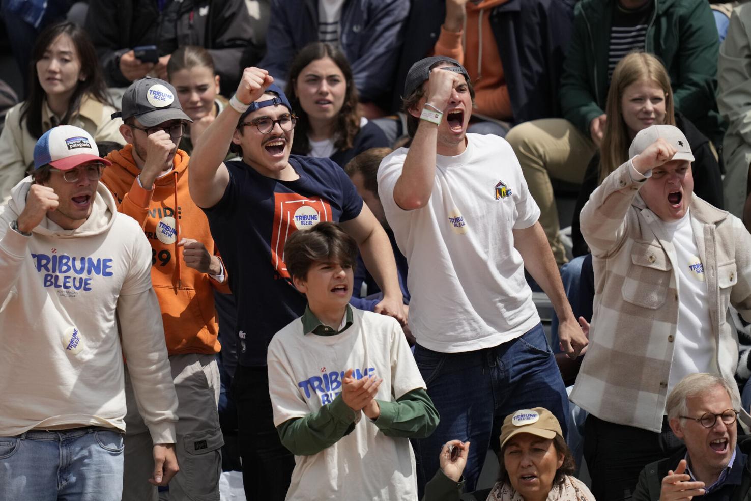 Sacré bleu! French Open bans alcohol in stands due to rowdy fans Pro