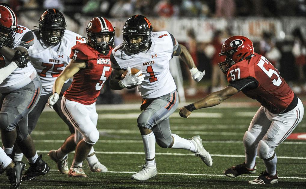 DecaturDaily.com - Austin makes it 7 in a row over Decatur image