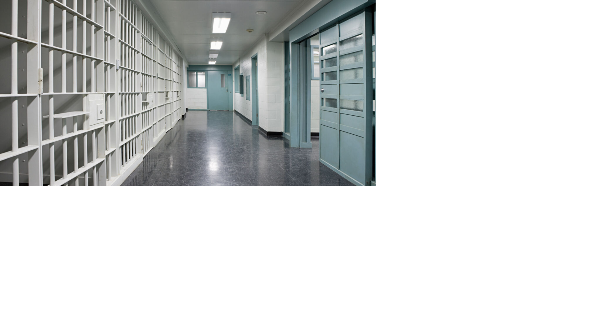 Wanted man barricades himself in Grenada home, found in bathtub with machete, U.S. Marshals say